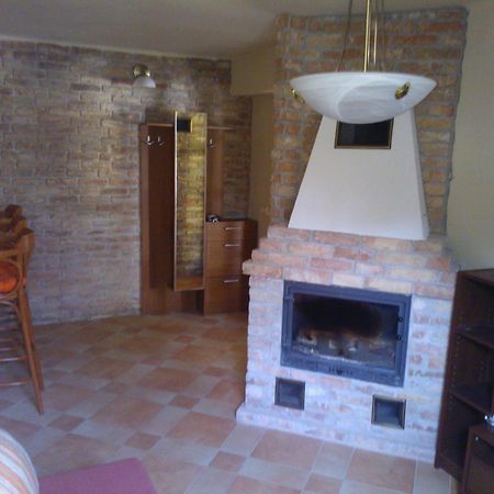 Mediterrán Apartmanház Szántód Szoba fotó