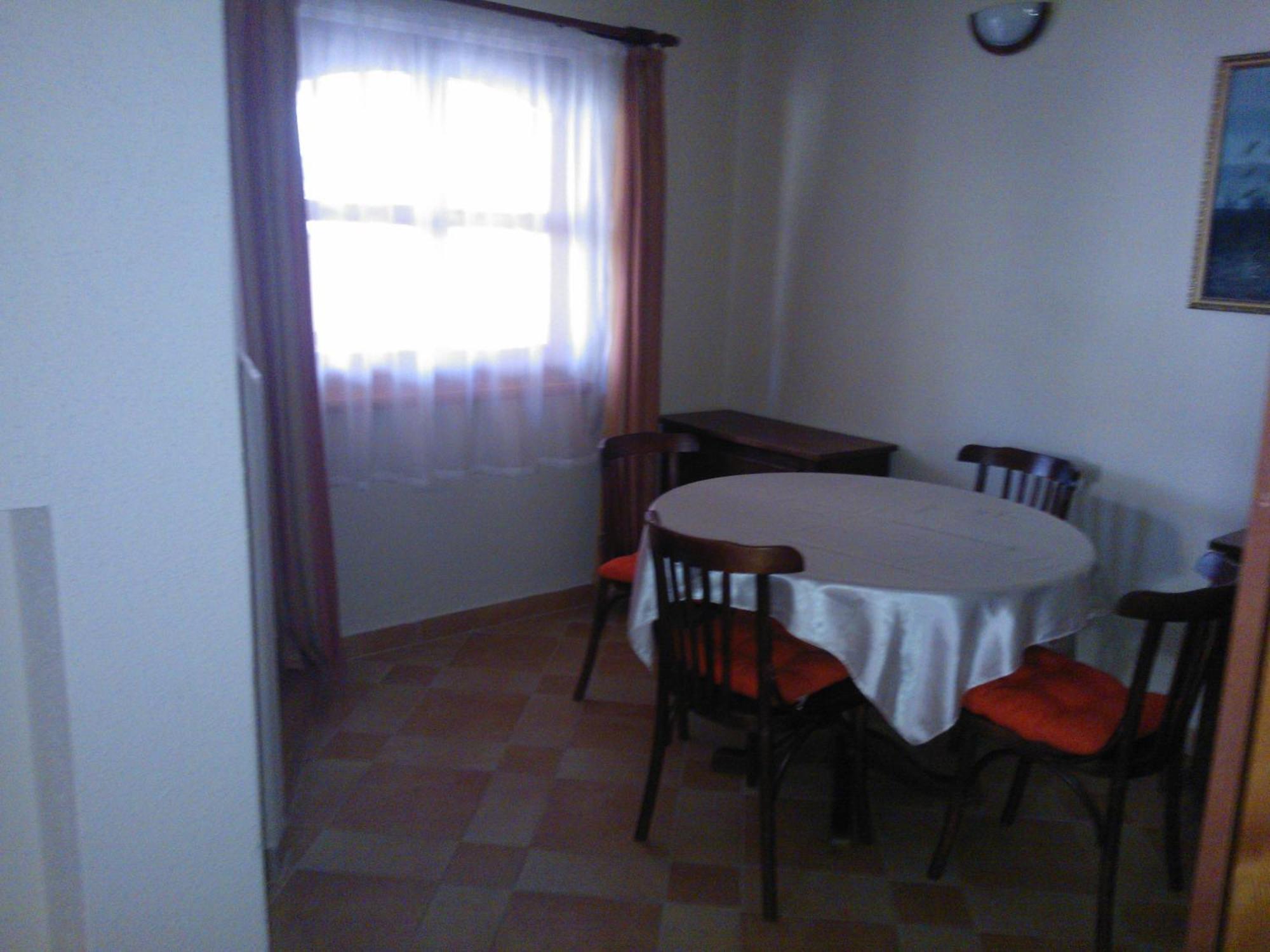 Mediterrán Apartmanház Szántód Szoba fotó
